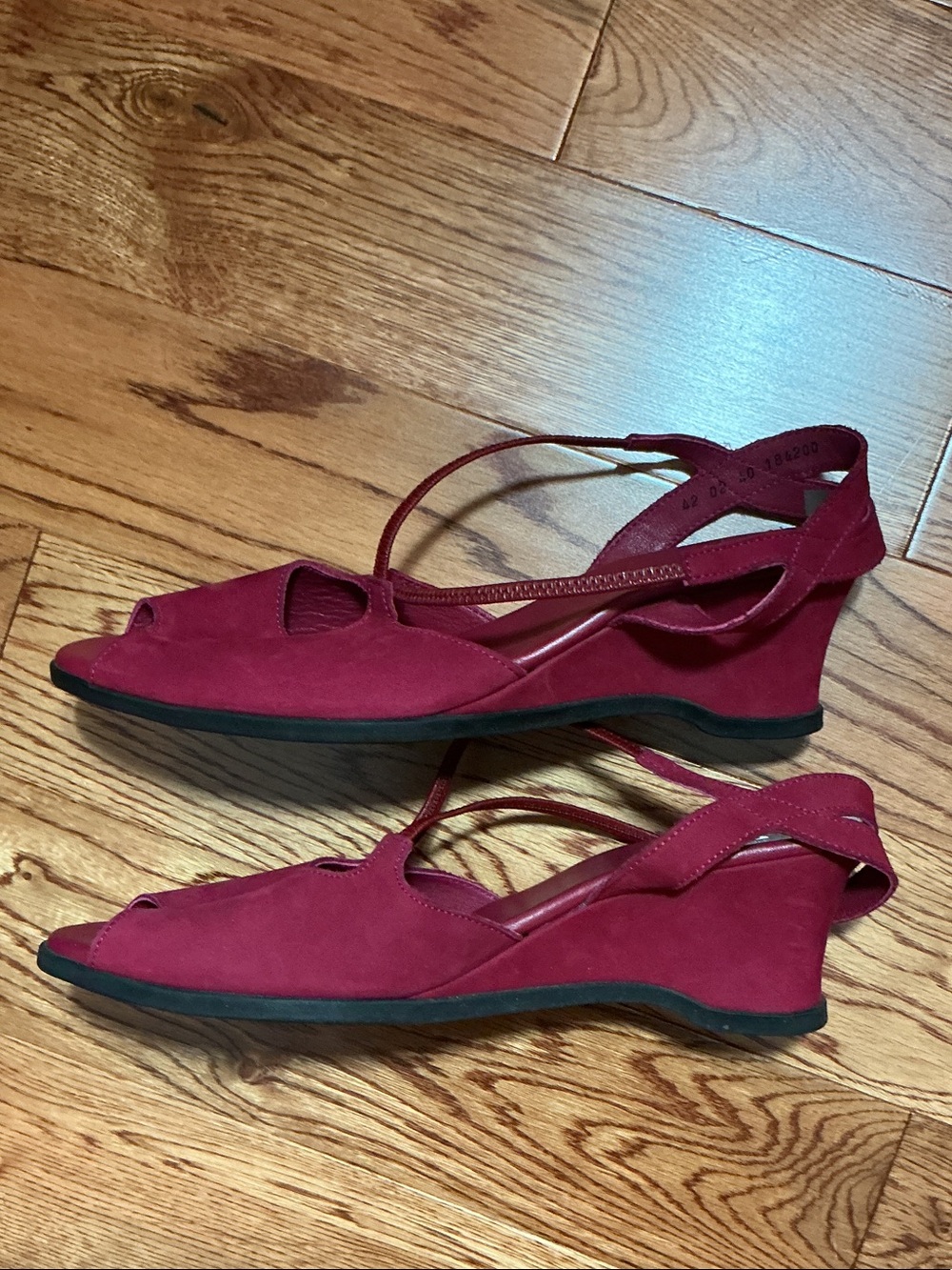 Arche Women's Berry Red Suede Slingback Sandals - Picture 4 of 9